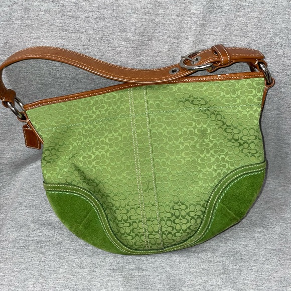 💚 Beautiful vintage coach purse in light green 💚 great condition. 8x10 in - Picture 4 of 5
